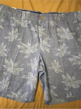 Izod Light Blue Palm Print Men's Flat Front Shorts